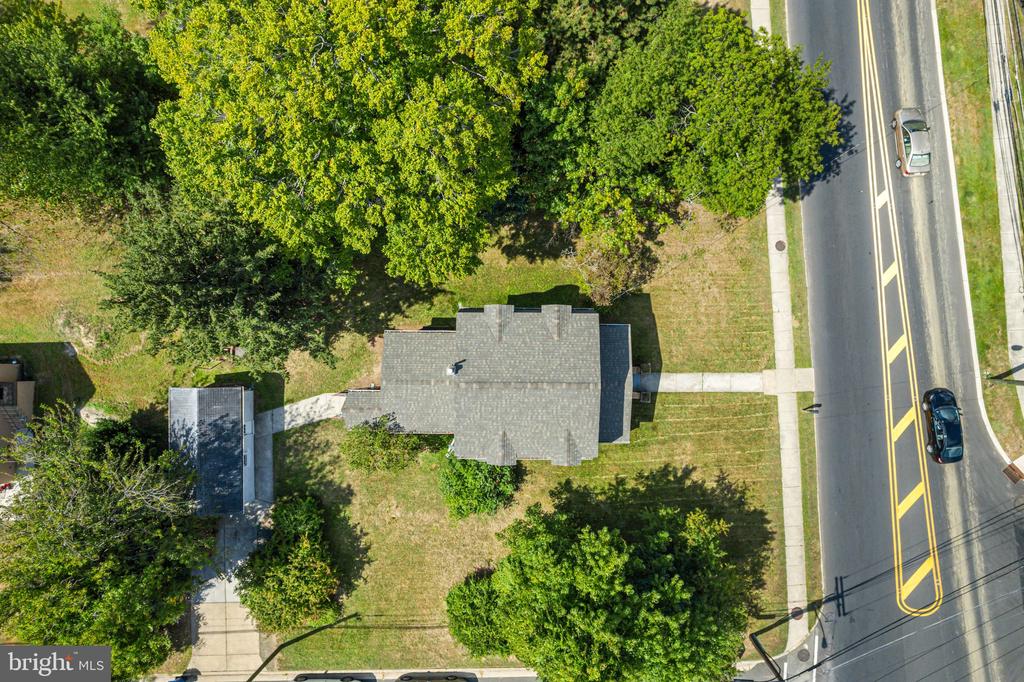 1615 CHAPEL AVENUE W