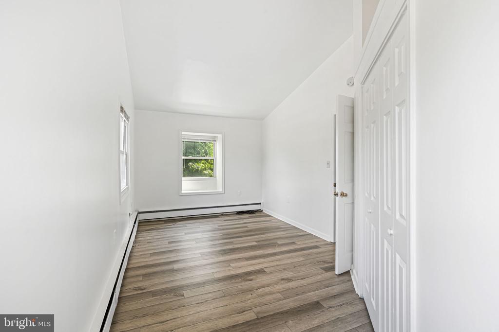 1615 CHAPEL AVENUE W