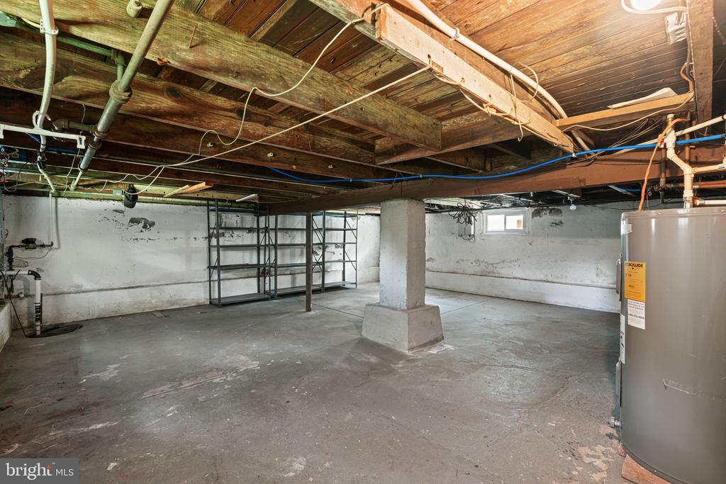1615 CHAPEL AVENUE W