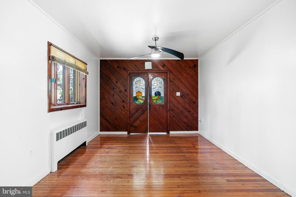 1615 CHAPEL AVENUE W