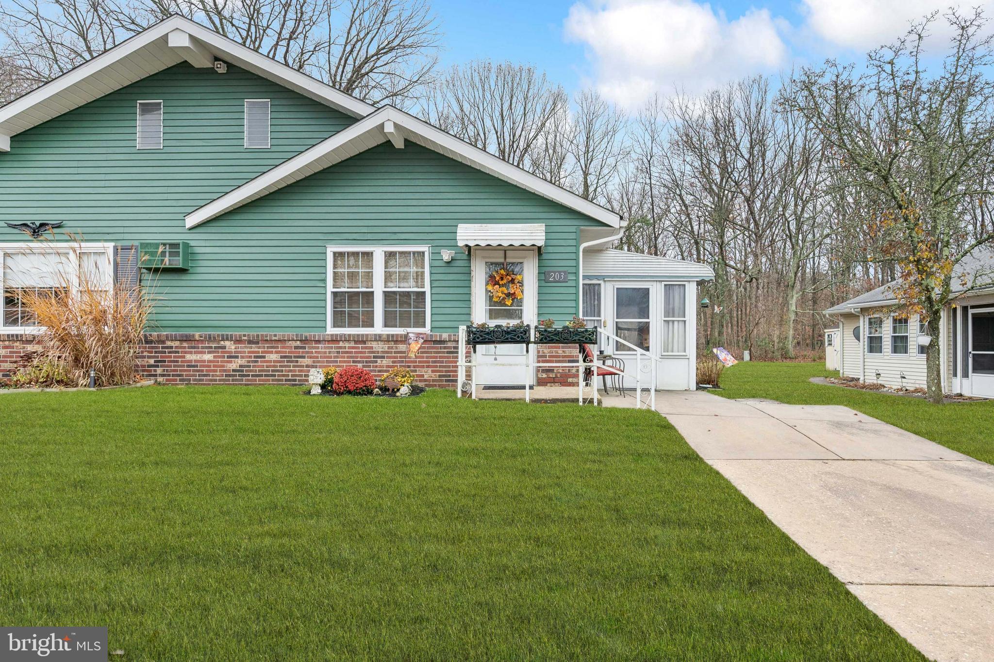 203 ELMTOWNE BOULEVARD