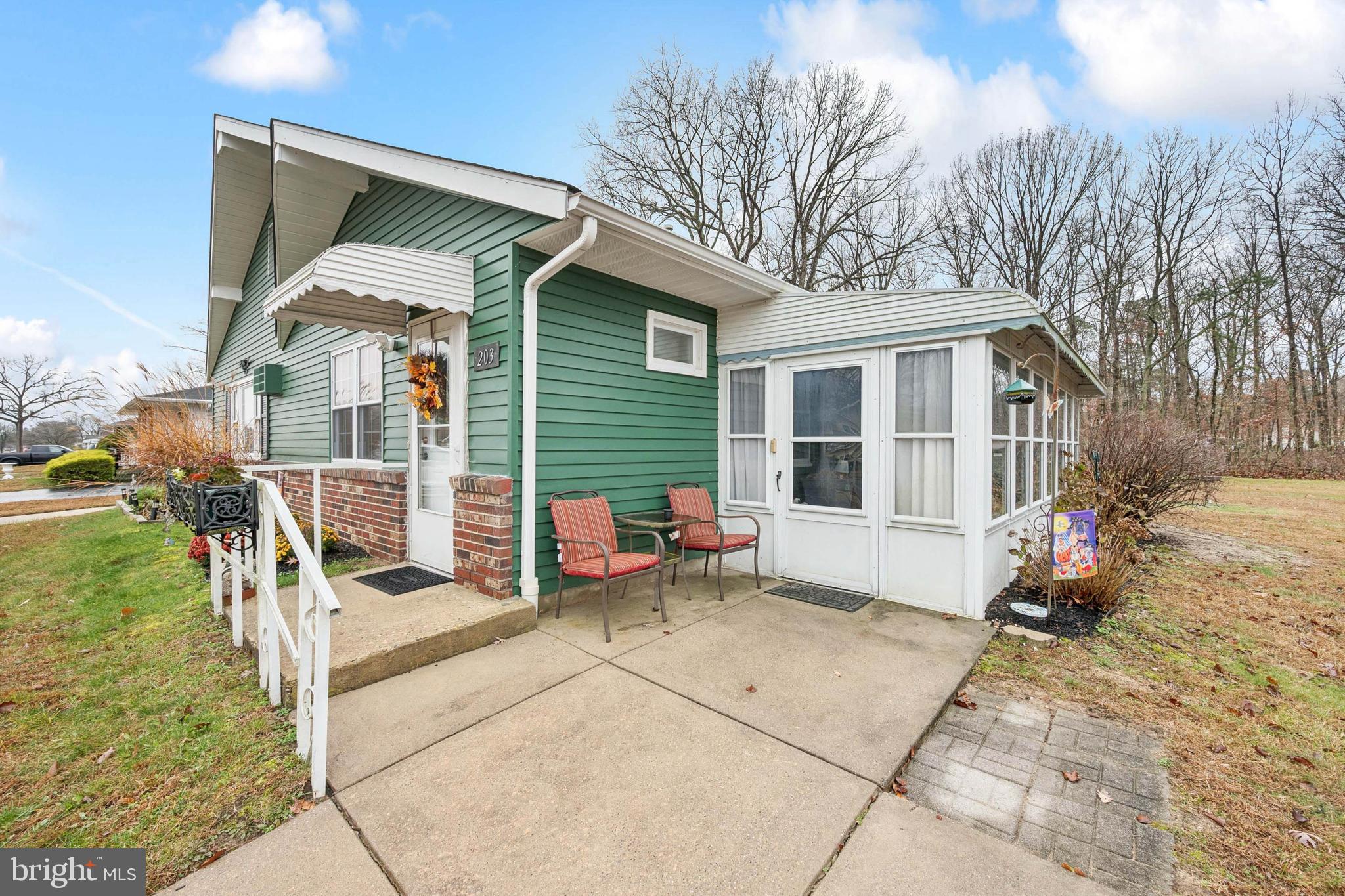 203 ELMTOWNE BOULEVARD