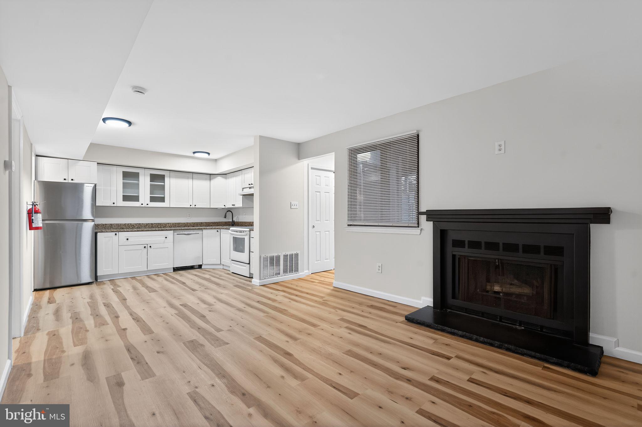 401 SHELBY COURT