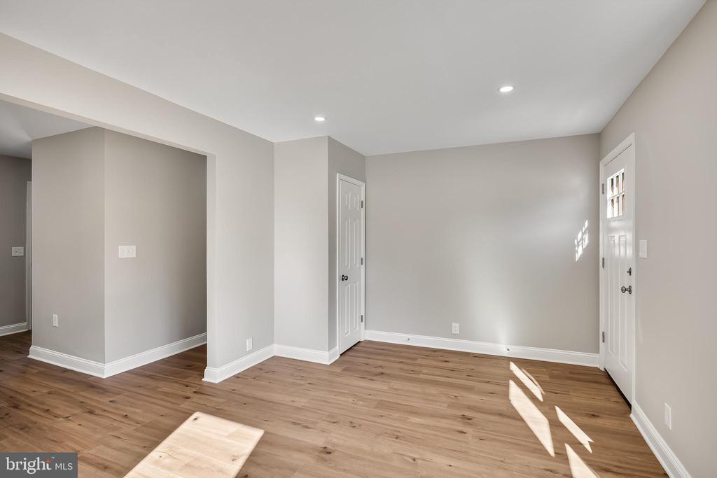 104 W PARK AVENUE