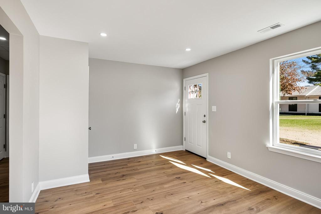 104 W PARK AVENUE