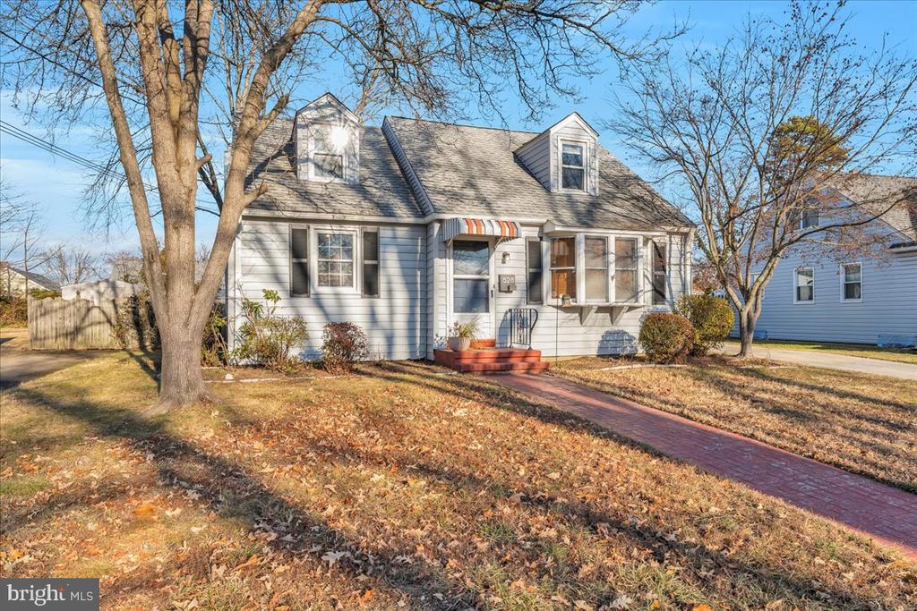 528 DUBOIS AVENUE