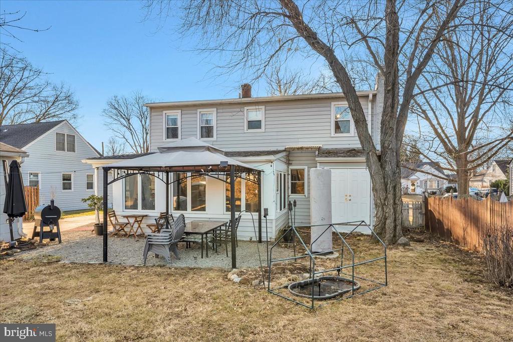 528 DUBOIS AVENUE