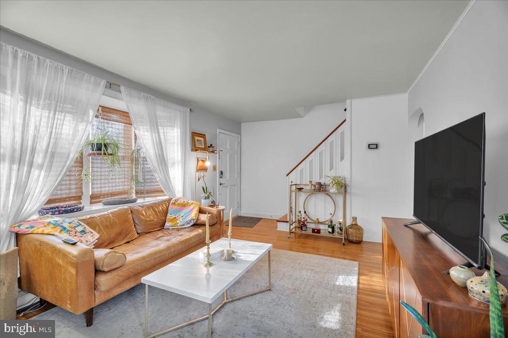 528 DUBOIS AVENUE
