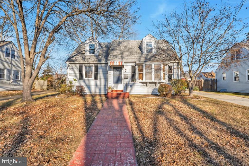 528 DUBOIS AVENUE