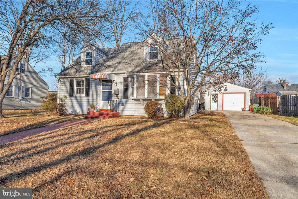528 DUBOIS AVENUE