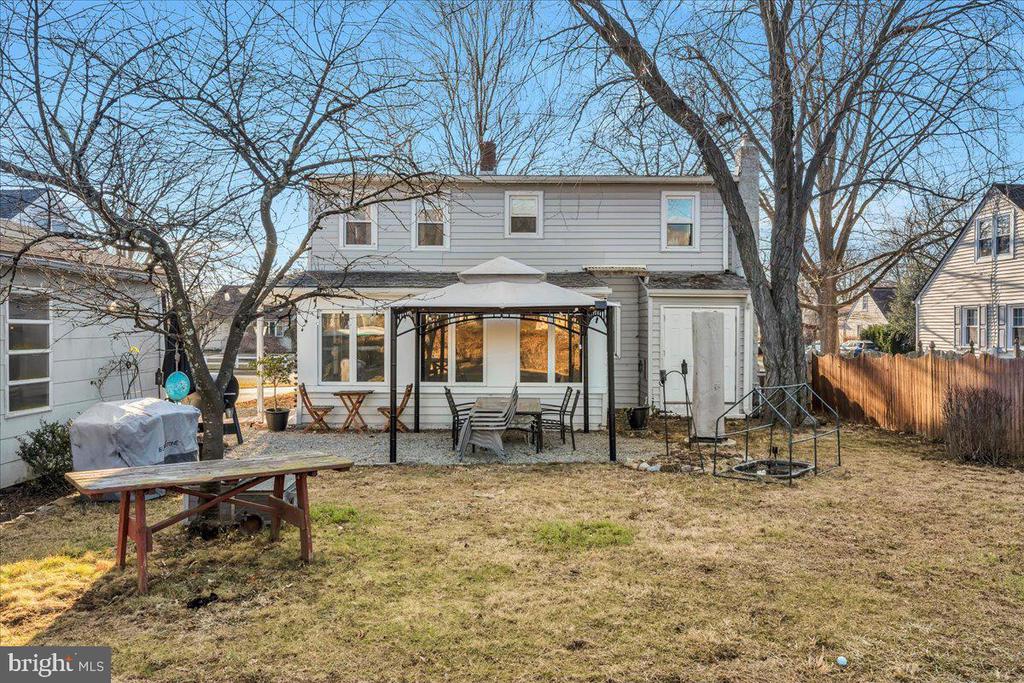 528 DUBOIS AVENUE