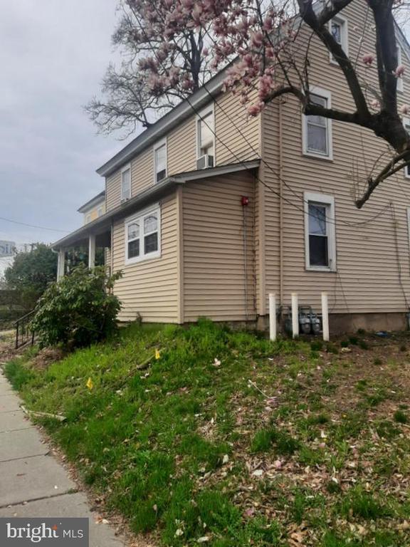 214 N BLACK HORSE PIKE C