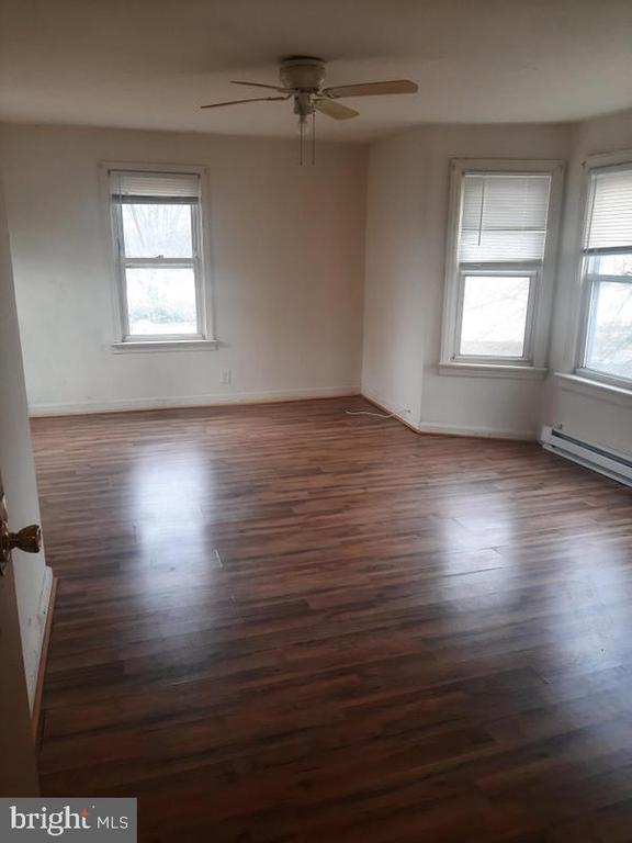 214 N BLACK HORSE PIKE C