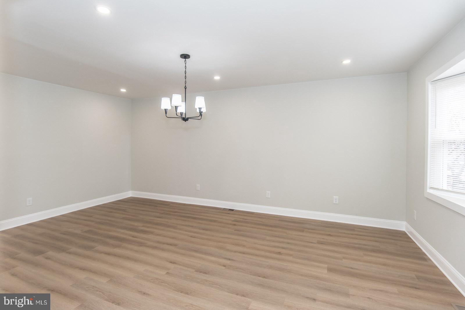 17 KENDALL BOULEVARD
