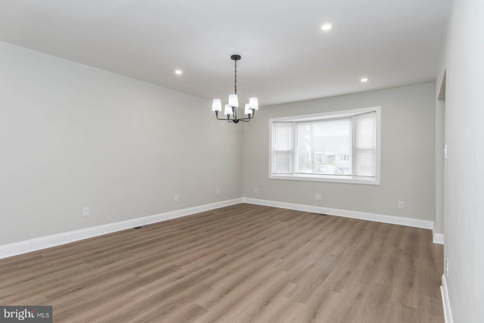 17 KENDALL BOULEVARD