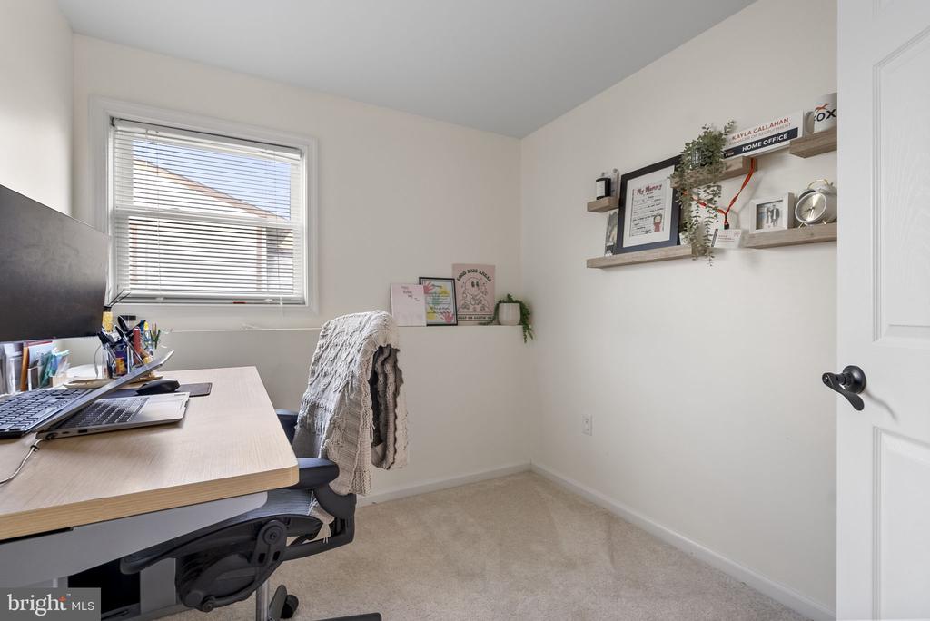 1502 RANDY LANE