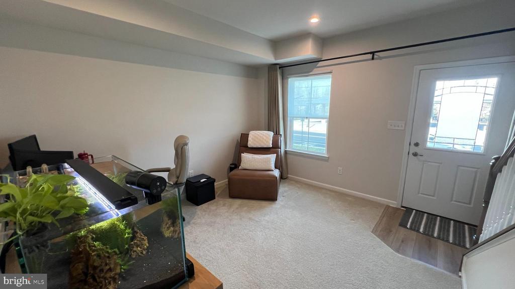 11 SIDNEY LANE