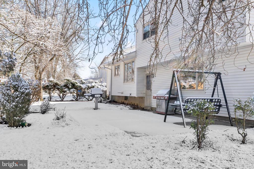 1525 SQUIRE LANE