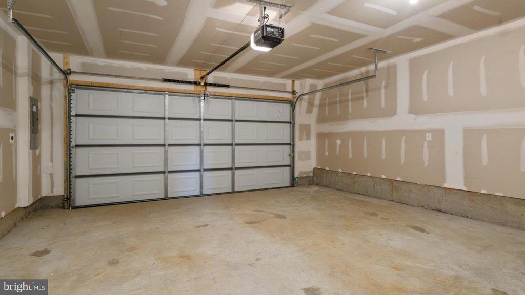 27 CLEMENTON ROAD E