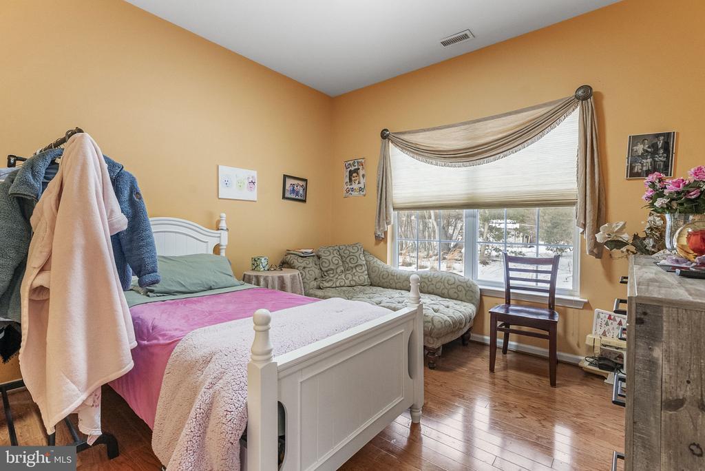 15 KRESSON COURT