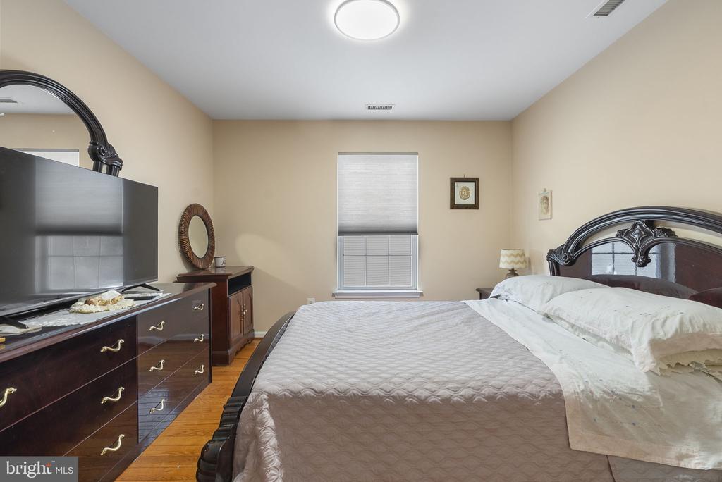 15 KRESSON COURT
