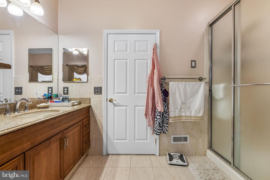 15 KRESSON COURT