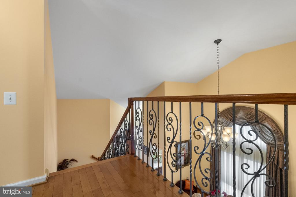 15 KRESSON COURT