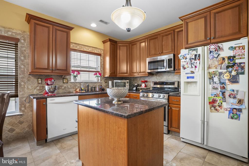 15 KRESSON COURT
