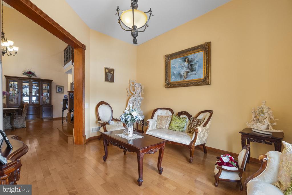 15 KRESSON COURT