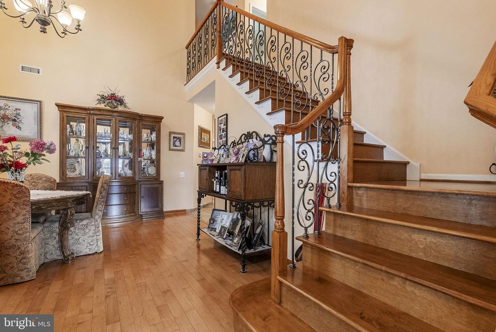 15 KRESSON COURT