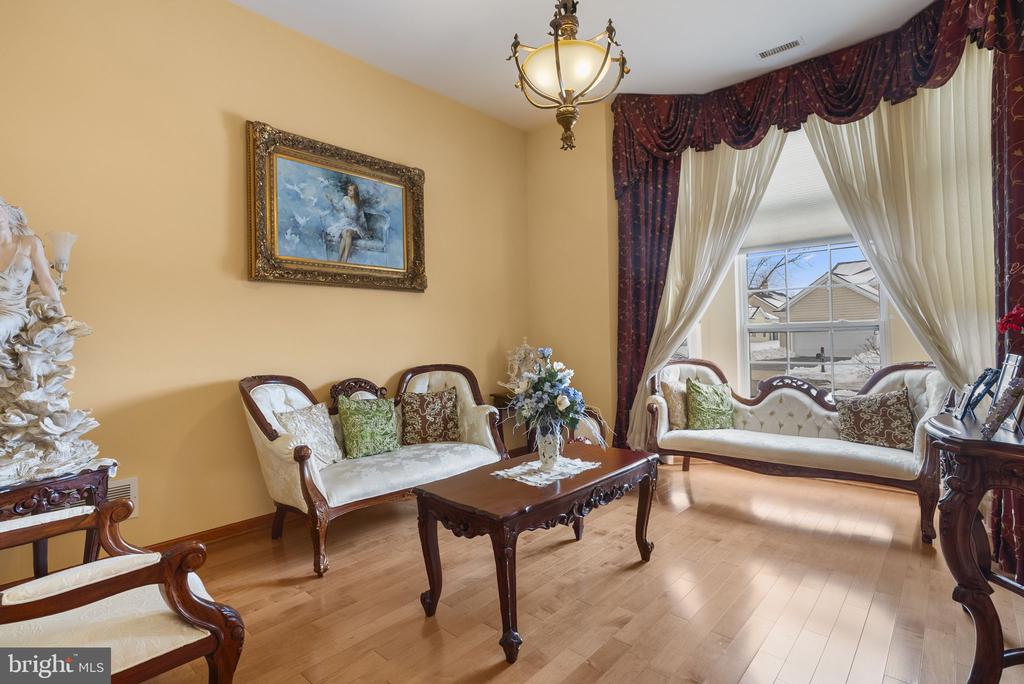 15 KRESSON COURT
