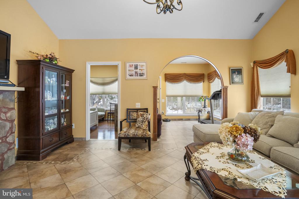 15 KRESSON COURT