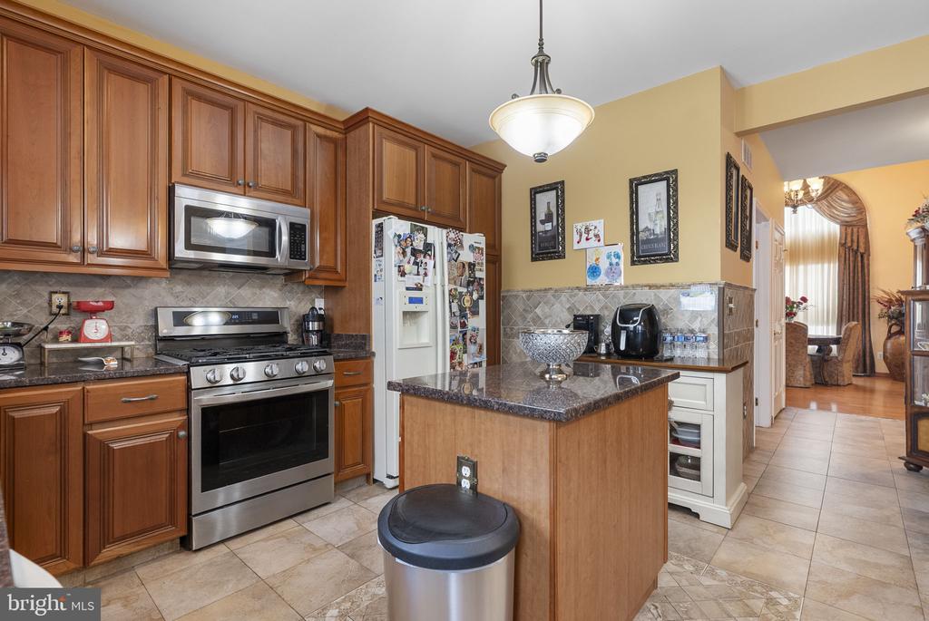15 KRESSON COURT