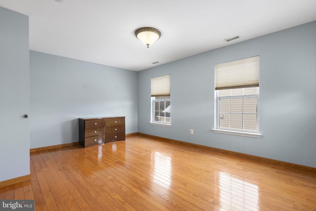 15 KRESSON COURT