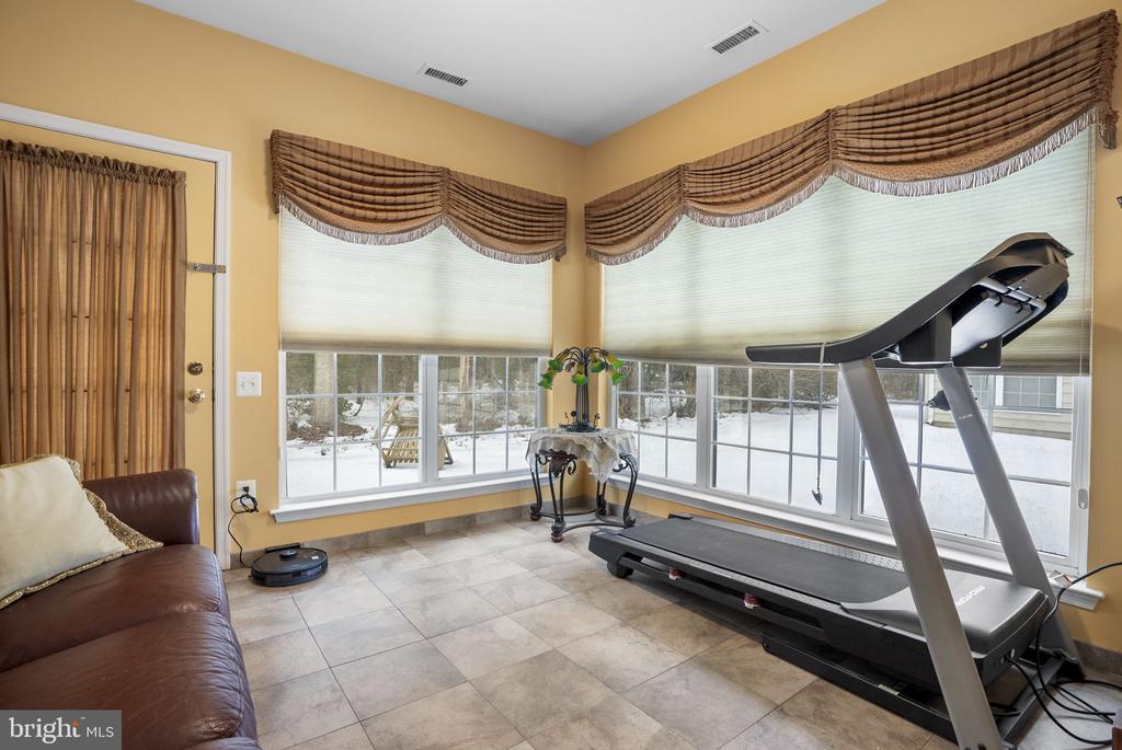 15 KRESSON COURT