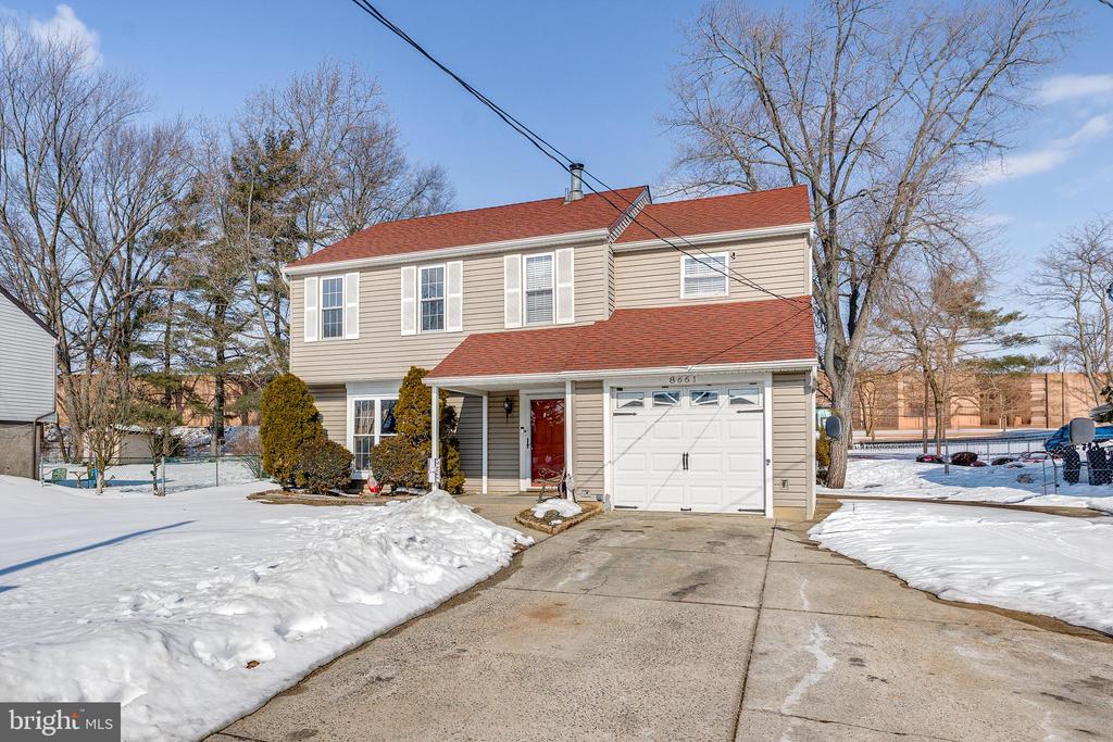 8661 WYNDAM ROAD