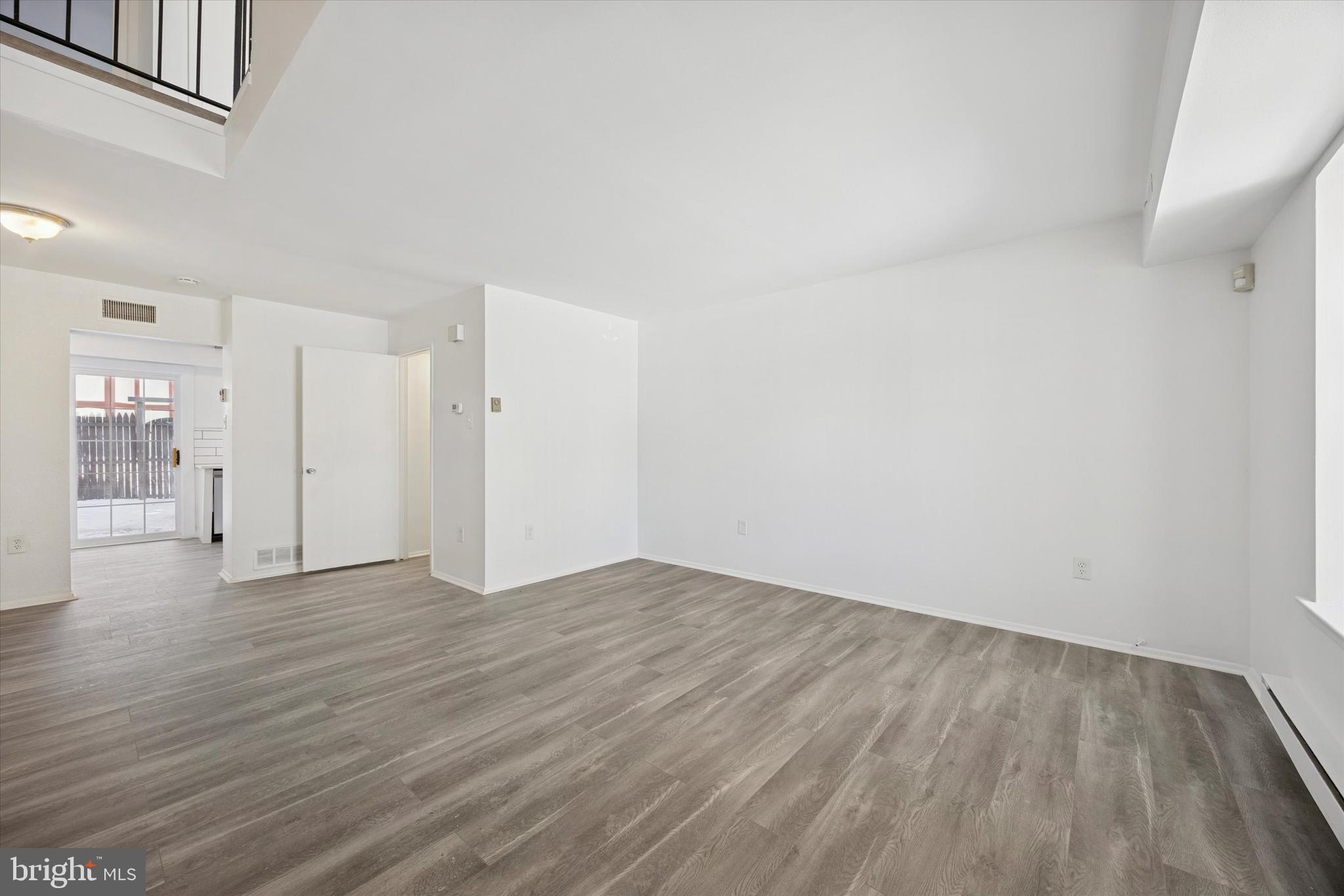 14 DOVER COURT C31