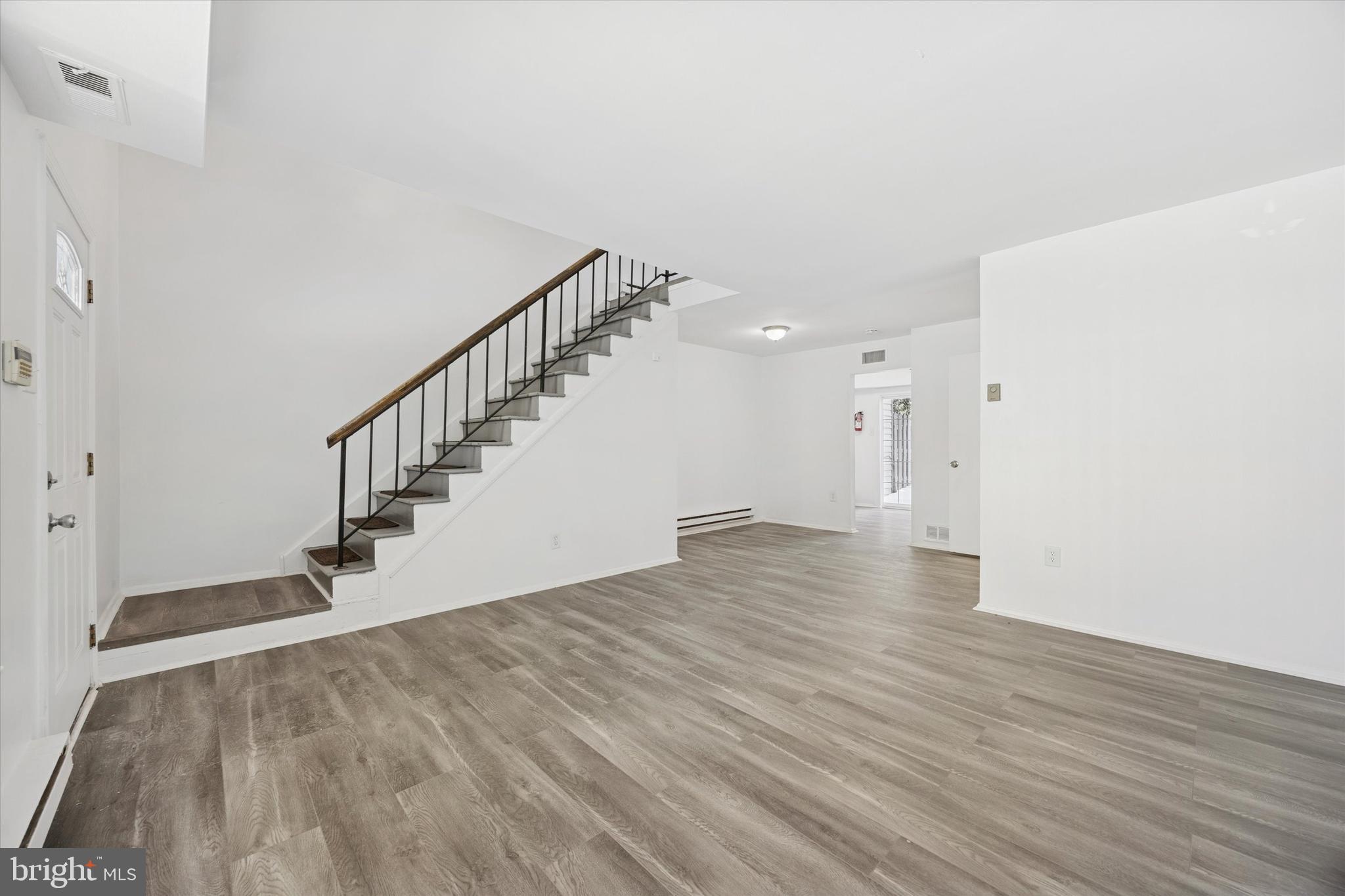 14 DOVER COURT C31