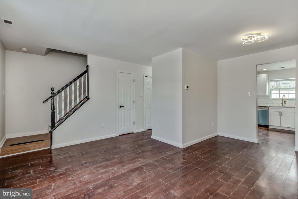 2704 TALL PINES