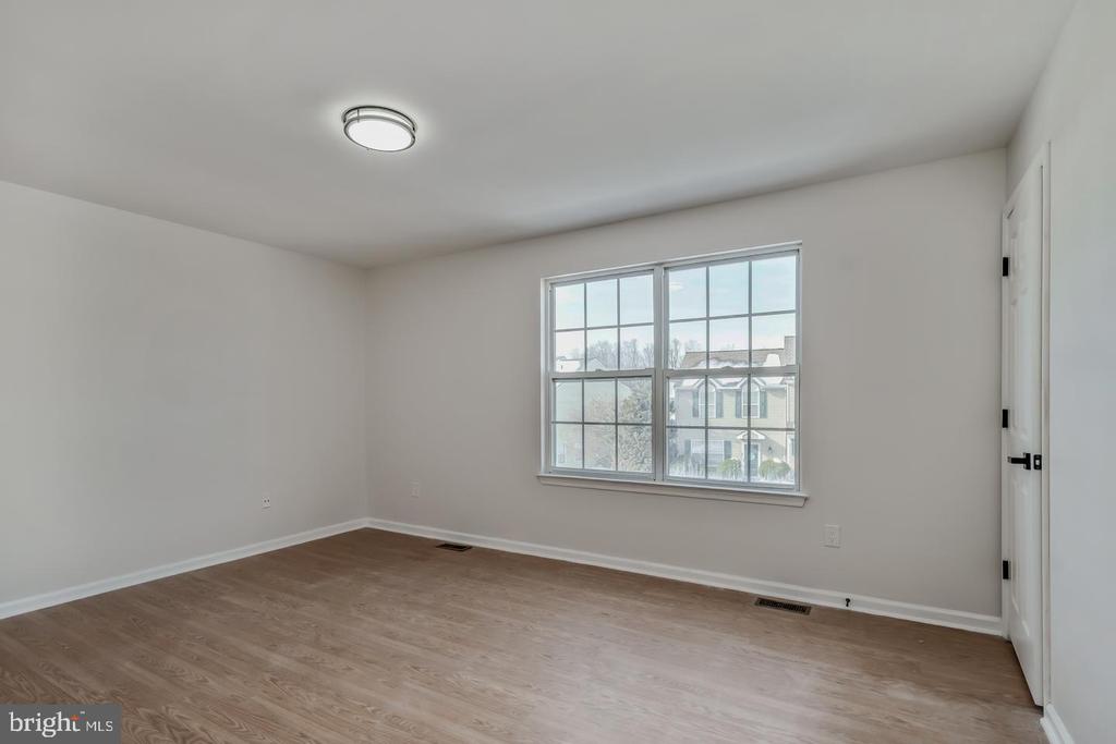 2704 TALL PINES