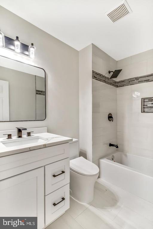 2704 TALL PINES