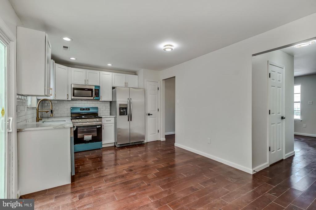 2704 TALL PINES