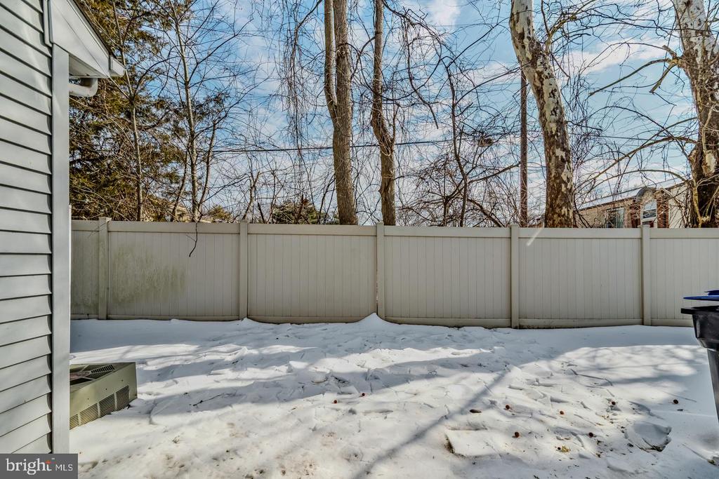 2704 TALL PINES