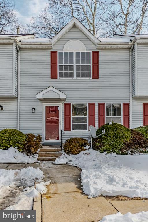 2704 TALL PINES