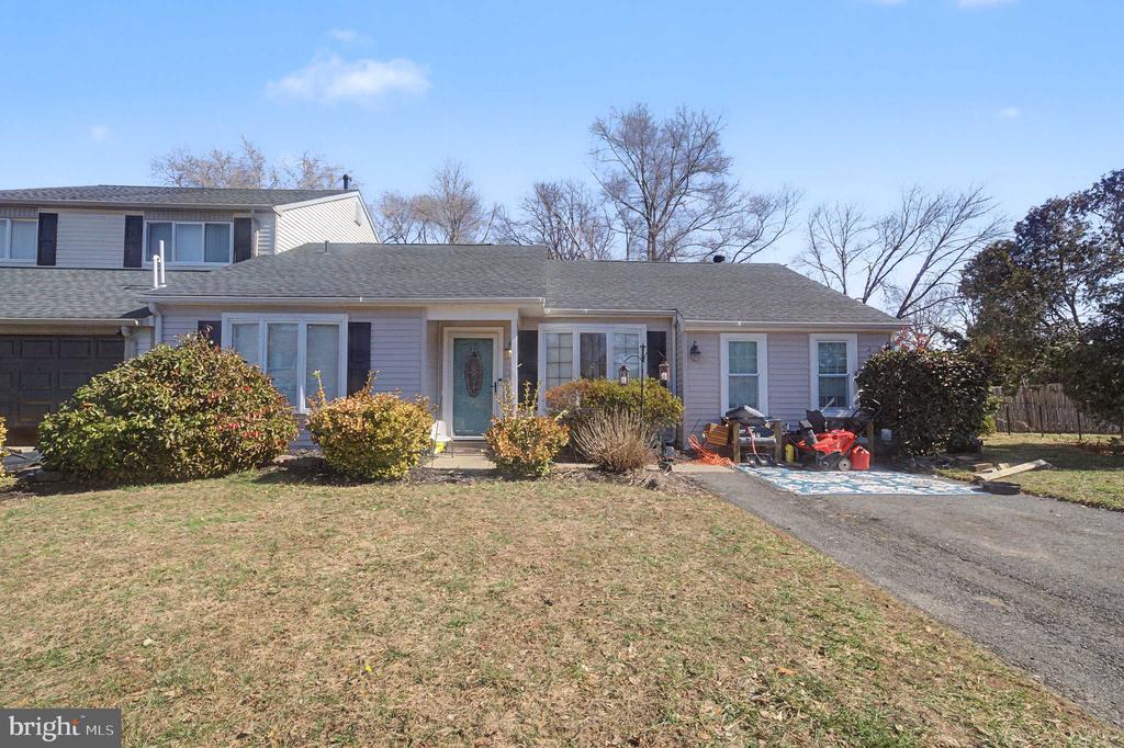 36 WYNNEWOOD DRIVE