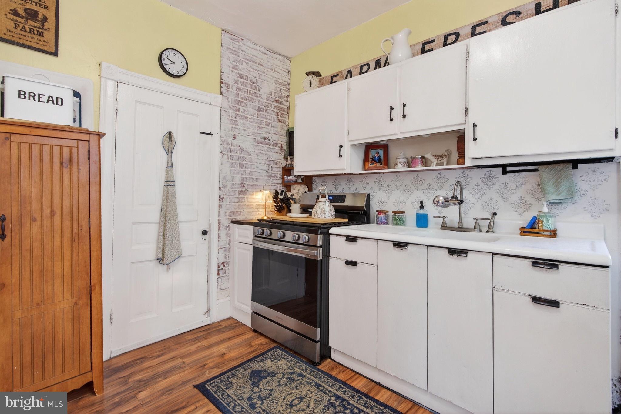 1006 CHESTNUT AVENUE