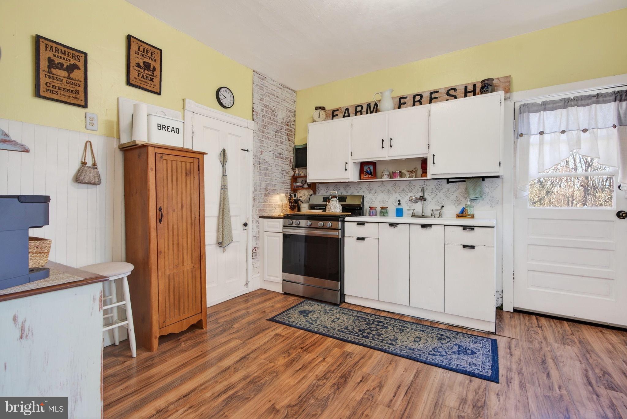 1006 CHESTNUT AVENUE