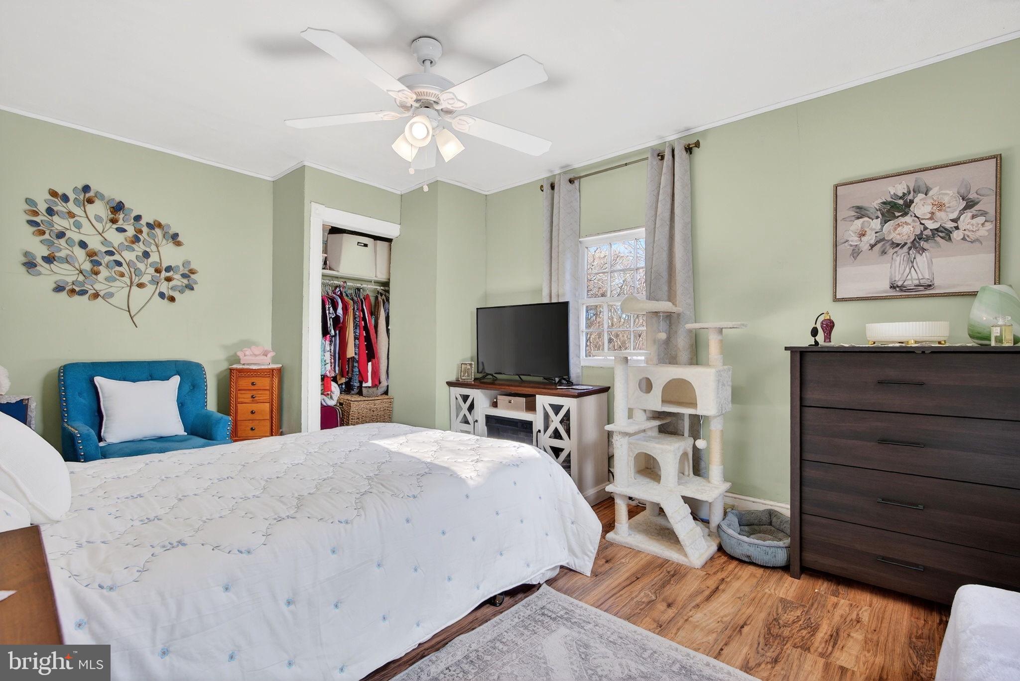 1006 CHESTNUT AVENUE