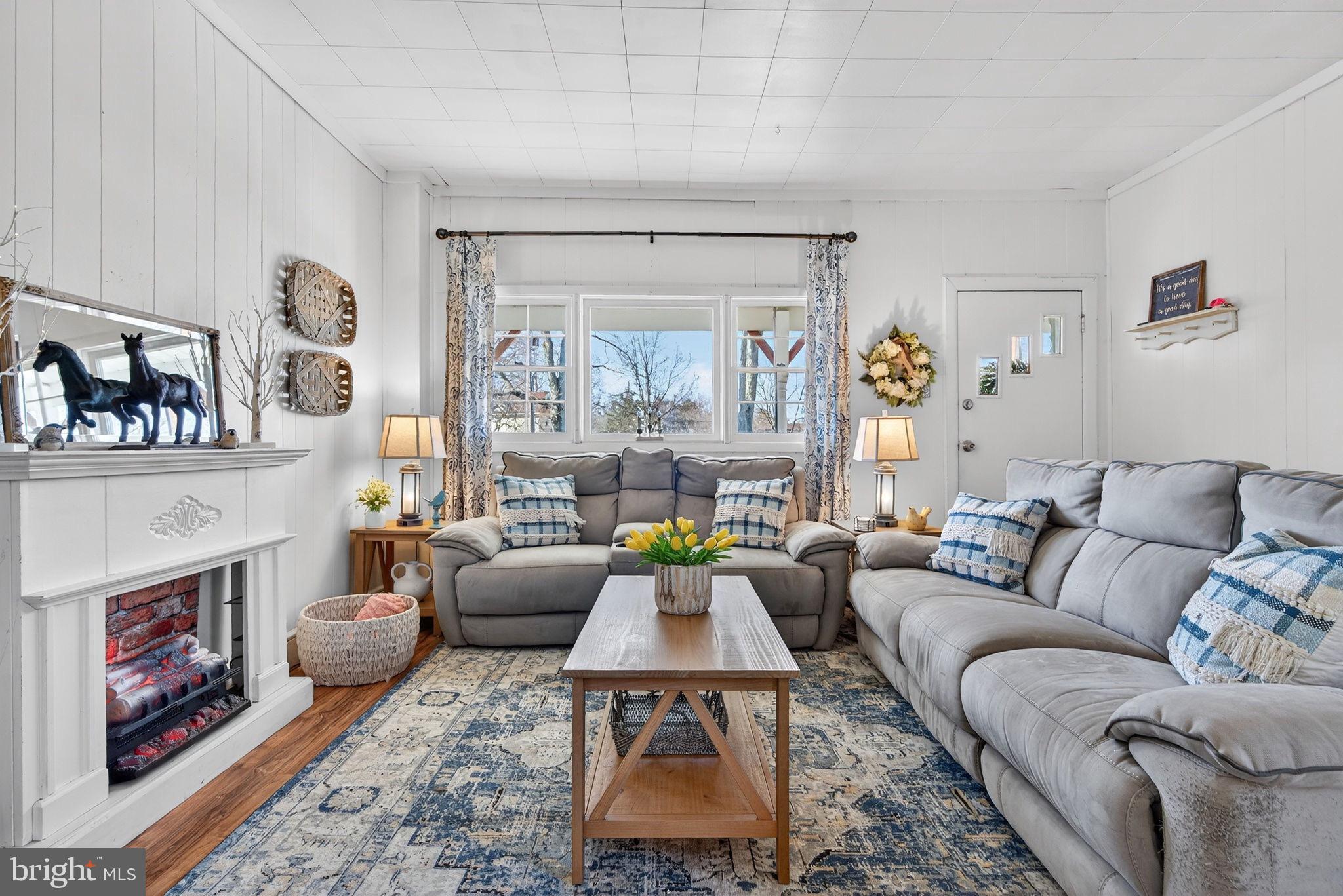 1006 CHESTNUT AVENUE