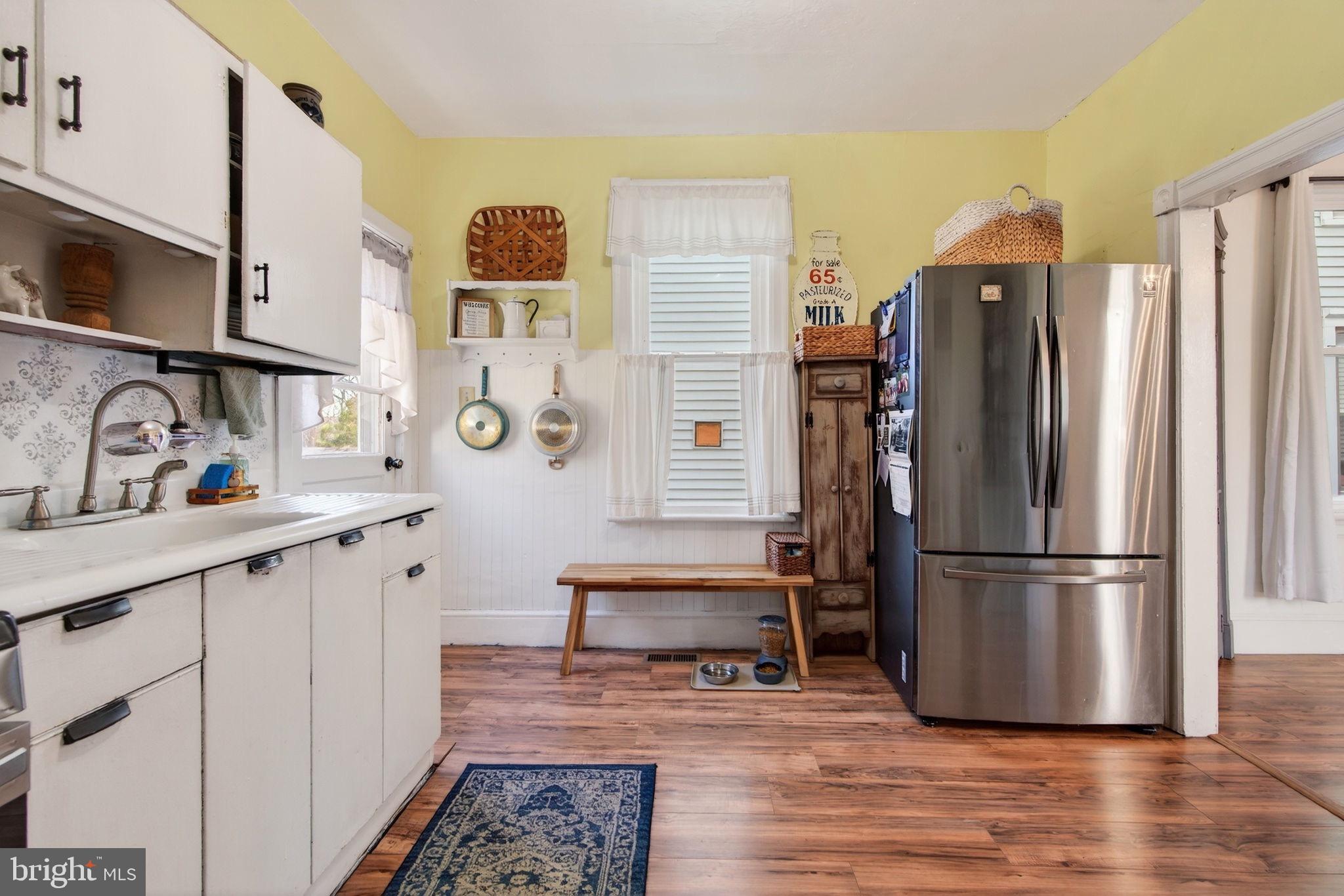 1006 CHESTNUT AVENUE